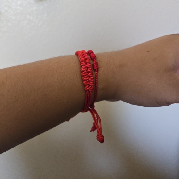 🍒🍒 Red Lucky Bracelet Set - Picture 7 of 10